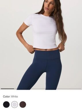 Vuori Pose Fitted Tee